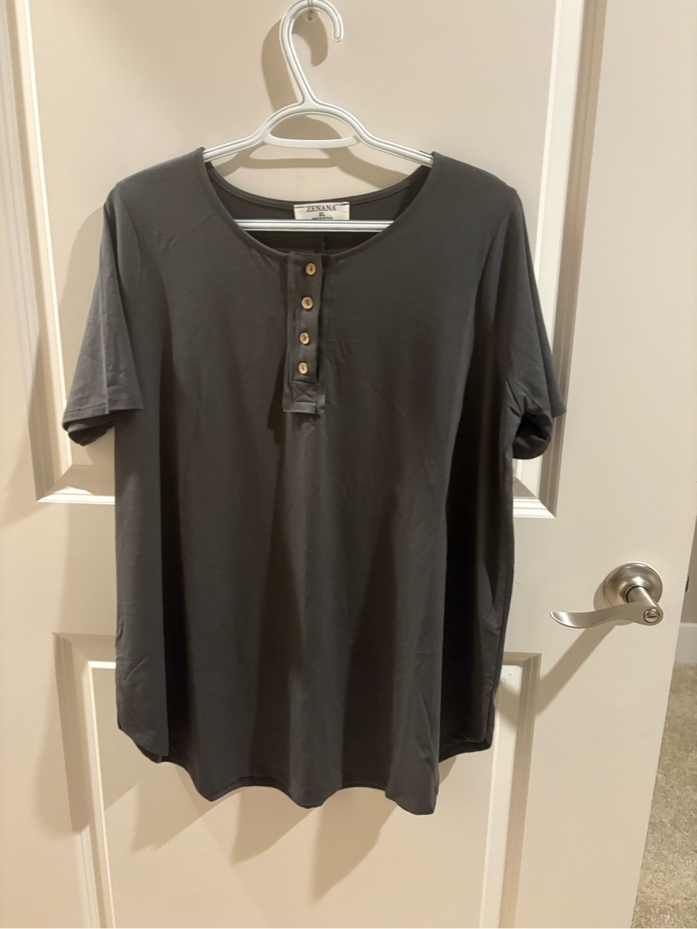 Zenana Short Sleeve Henley Tunic Top With Wood- Look Buttons- XL- NWOT